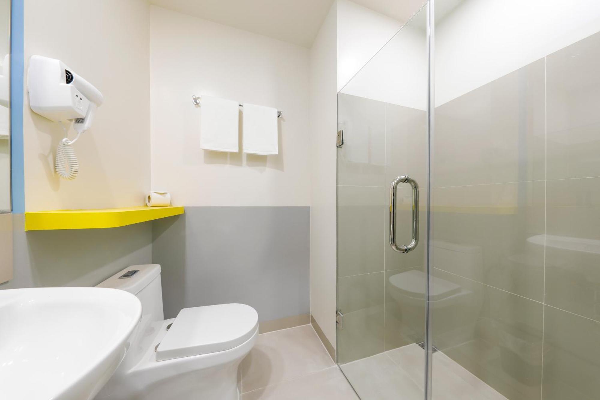Hop Inn Hotel Davao Экстерьер фото